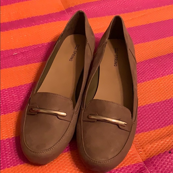 Tan Flats - Picture 4 of 4